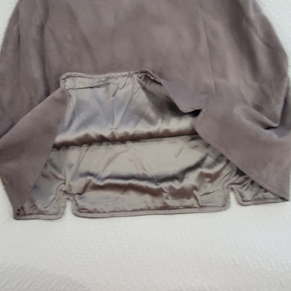 Just In Brown Faux Suede Mini Skirt Size Medium - Picture 3 of 12